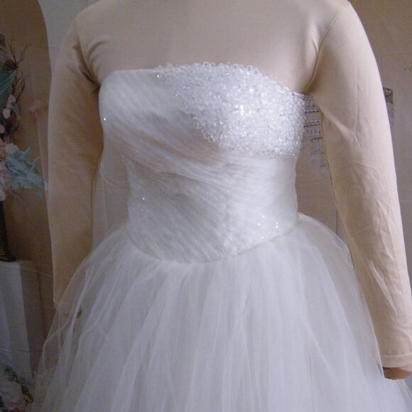 Wedding Dress with Crystal Beads Size 2 - Picture 2 of 6